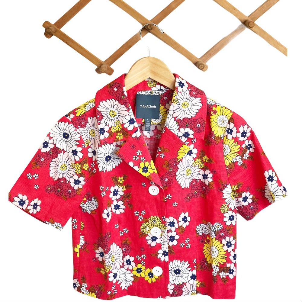 Modcloth Red Floral Crop Shirt Size Small